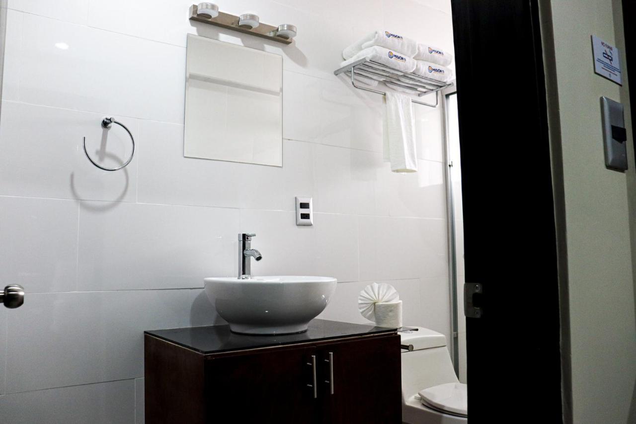 Hotel Mision 11 Тихуана Экстерьер фото